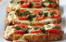 Fesleğenli Ekmek Pizza Tarifi
